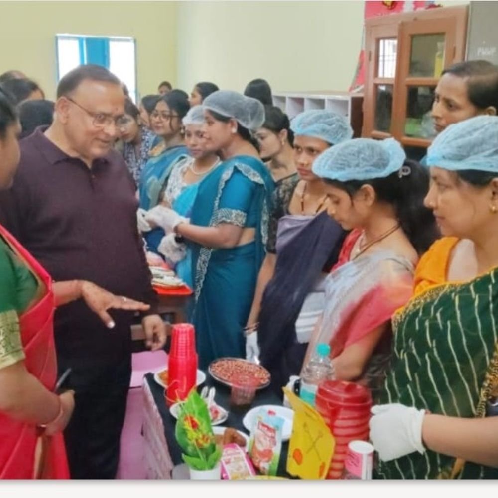 पूर्णिया महिला महाविद्यालय में अमृत फूड फेयर लगा पारंपरिक व्यंजन को नए अंदाज में परोसा छात्राओं ने दिखाया हेल्दी इंडिया का मॉडल…