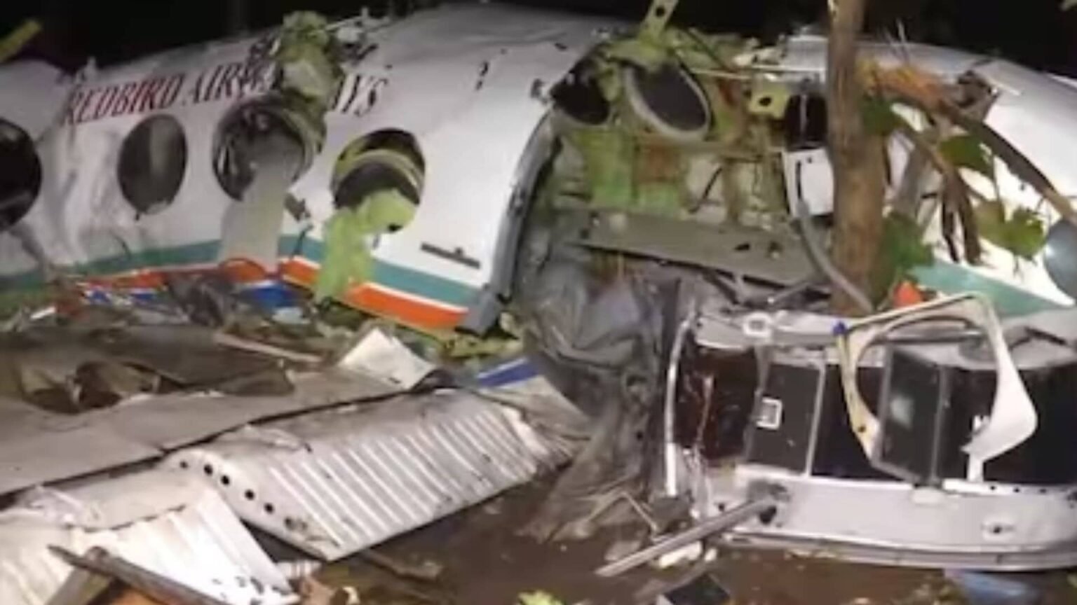 रांची से उड़ी एयर एंबुलेंस जतरा के जंगल में क्रैश मरीज समेत सभी लोगों की मौत सर्जरी के लिए लाया जा रहा था…