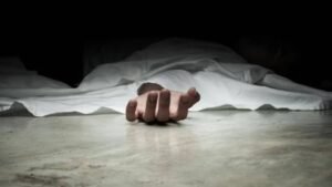 फर्रुखाबाद में गैस सिलेंडर की लाइन में लगा था बुजुर्ग अचानक गश खाकर गिरा और मौत…