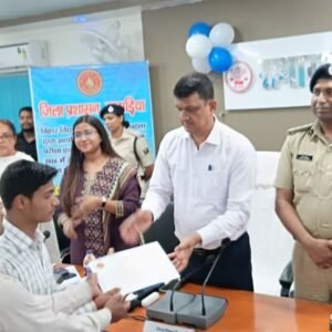 आर्थिक कमजोर प्रतिभाशाली विद्यार्थियों की पहचान होगी खगड़िया में मेधावी छात्र सम्मानित डीएम एसपी ने बढ़ाया हौसला…