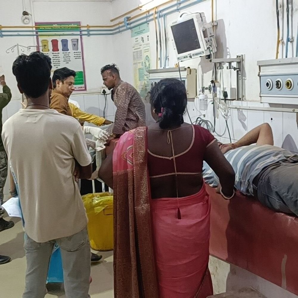 जमुई में दो बाइकें टकराईं तीन युवक घायल दो की हालत गंभीर शादी समारोह से लौट रहे थे पटना रेफर…