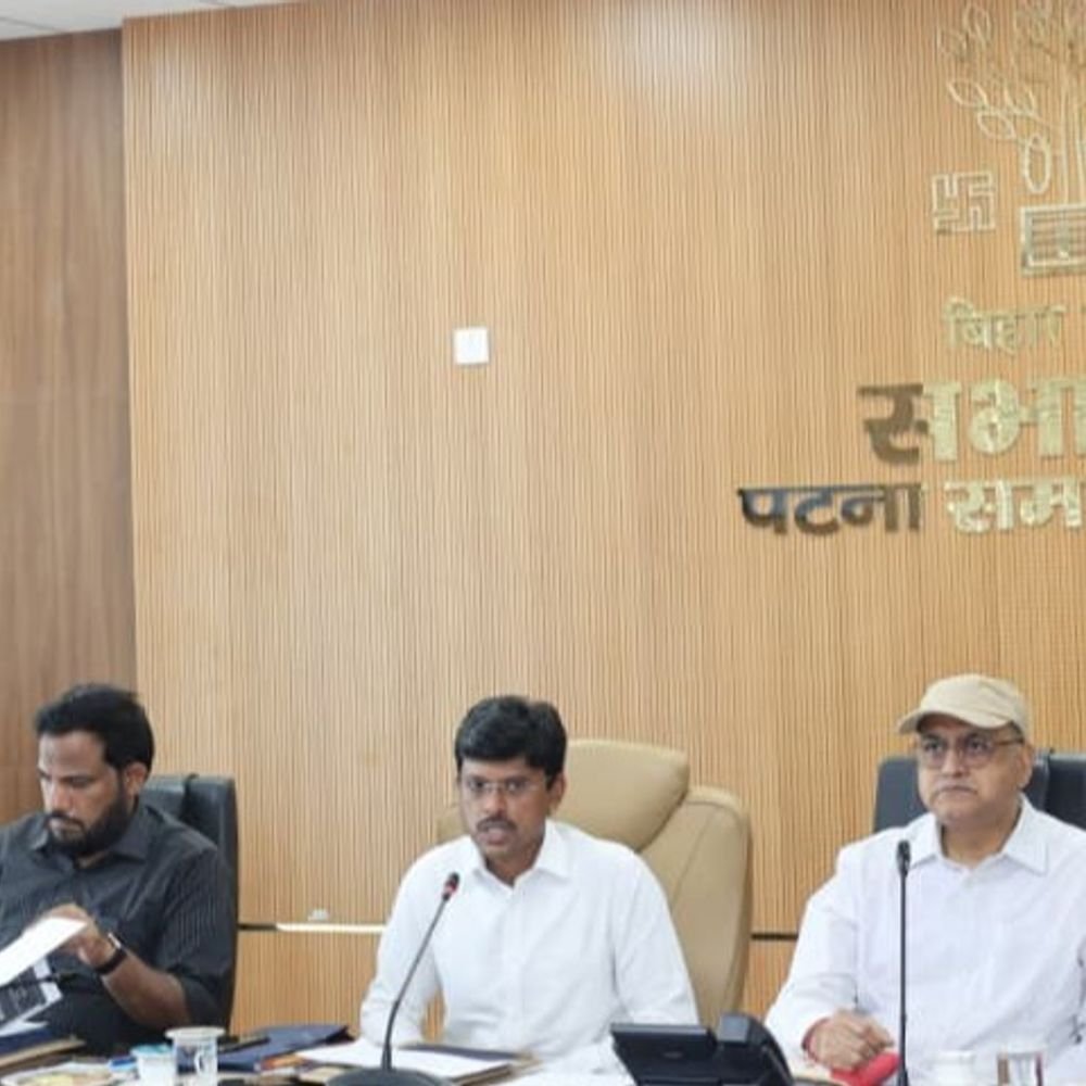 फ्लैट प्लॉट खरीदने वालों के लिए बड़ी चेतावनी रेरा नियमों की अनदेखी करने वाले बिल्डरों पर होगा शिकंजा सैटेलाइट निगरानी में संदिग्ध रियल…