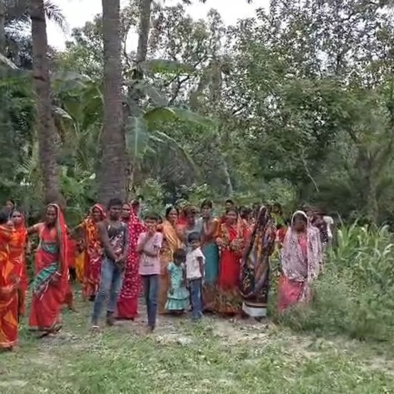 समस्तीपुर में पेड़ से लटका मिला युवक का शव हत्या या सुसाइड खुलासा नहीं राजमिस्त्री का काम करता था जांच के लिए पहुंची…