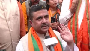 बंगाल   सुवेंदु अधिकारी के हेलिकॉप्टर की इमरजेंसी लैंडिंग  उड़ाने भरते ही हुई तकनीकी खराबी